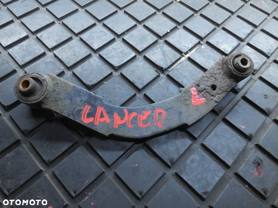 WAHACZ LEWY TYŁ MITSUBISHI LANCER VII KOMBI - 1