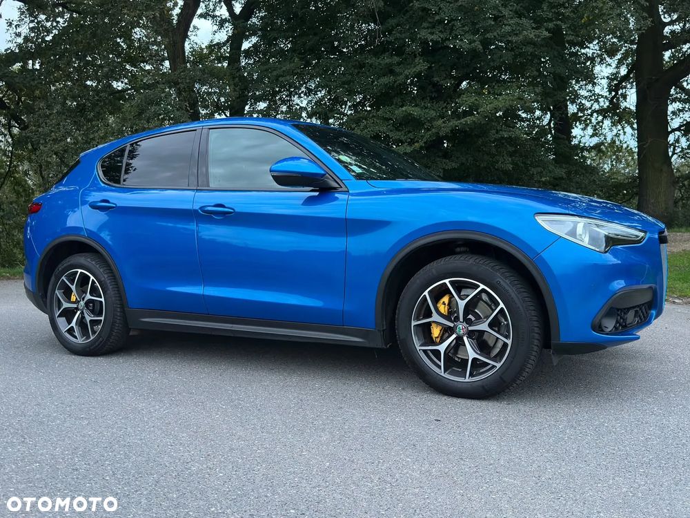 Alfa Romeo Stelvio - 1