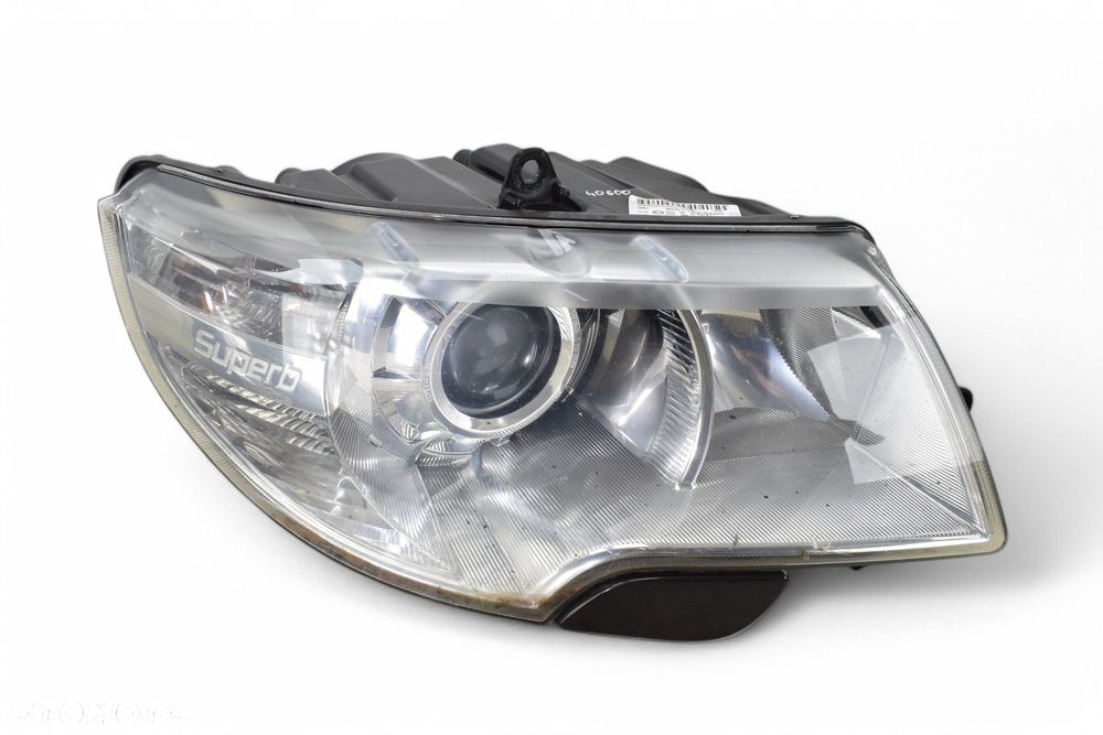 Lampa Prawy Przód Halogen SKODA SUPERB II 2009R EU - 1