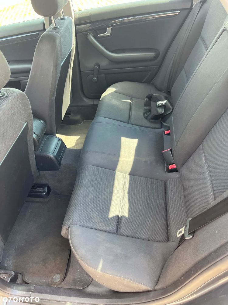 Audi A4 Limousine - 13