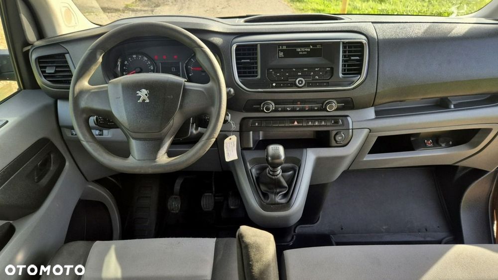 Peugeot Traveller - 10
