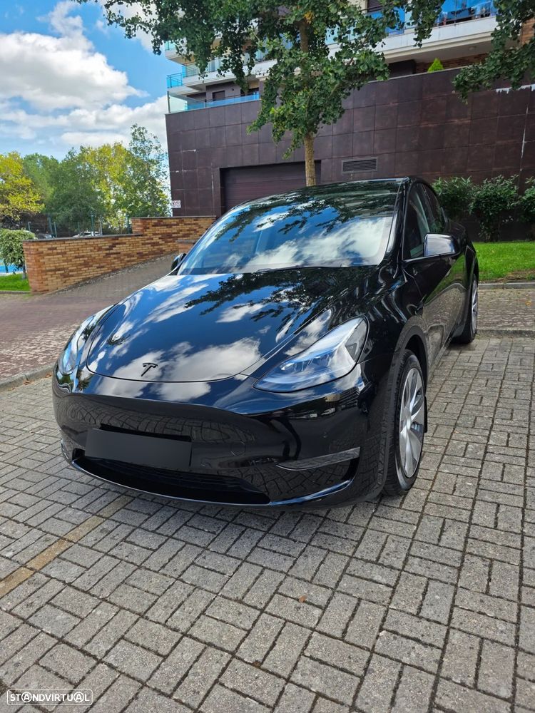 Tesla Model Y Long Range Dual Motor AWD - 2
