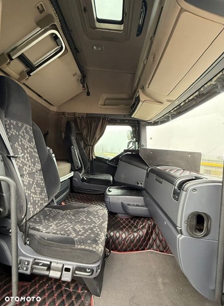 Scania R520 V8 TOPLINE STREAMLINE AUTOMAT RETARDER BEZ EGR FULLSPOJLERY KLIMA WEBASTO XENONY LED LODÓWKA TYŁ NA 4-PODUSZKACH NOWE TACHO!!! SERWISOWANA EURO 6 2015r ŁADNA - 13