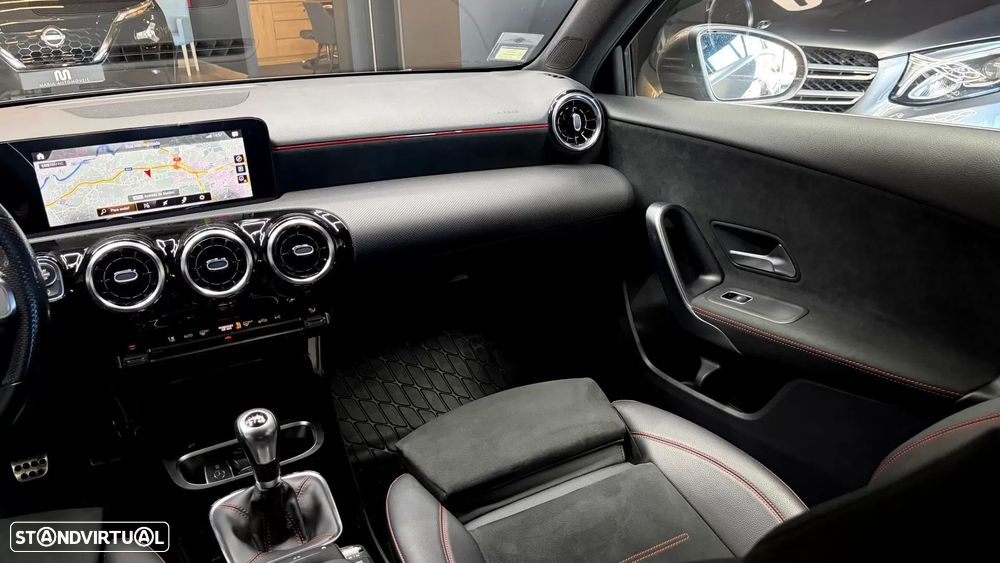 Mercedes-Benz A 200 AMG Line - 43