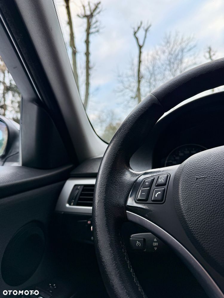 BMW Seria 3 325i - 12