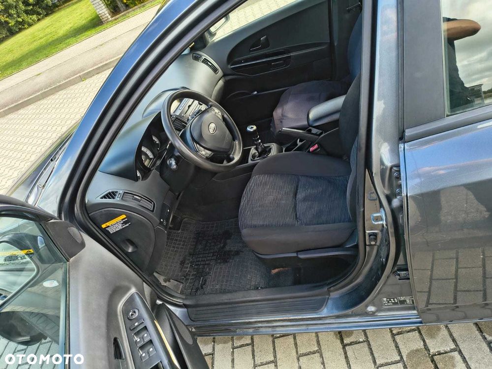 Kia Ceed - 5