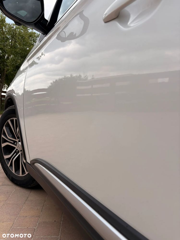 Mitsubishi Outlander 2.0 Instyle Navi 4WD CVT - 15