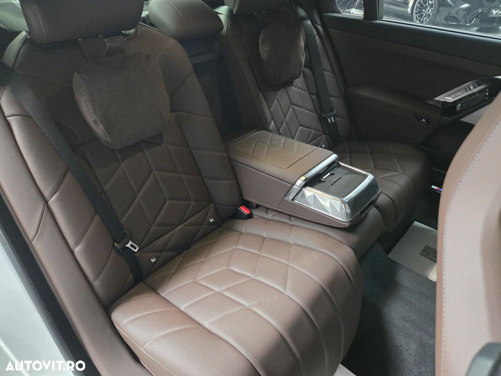 BMW Seria 7 - 15