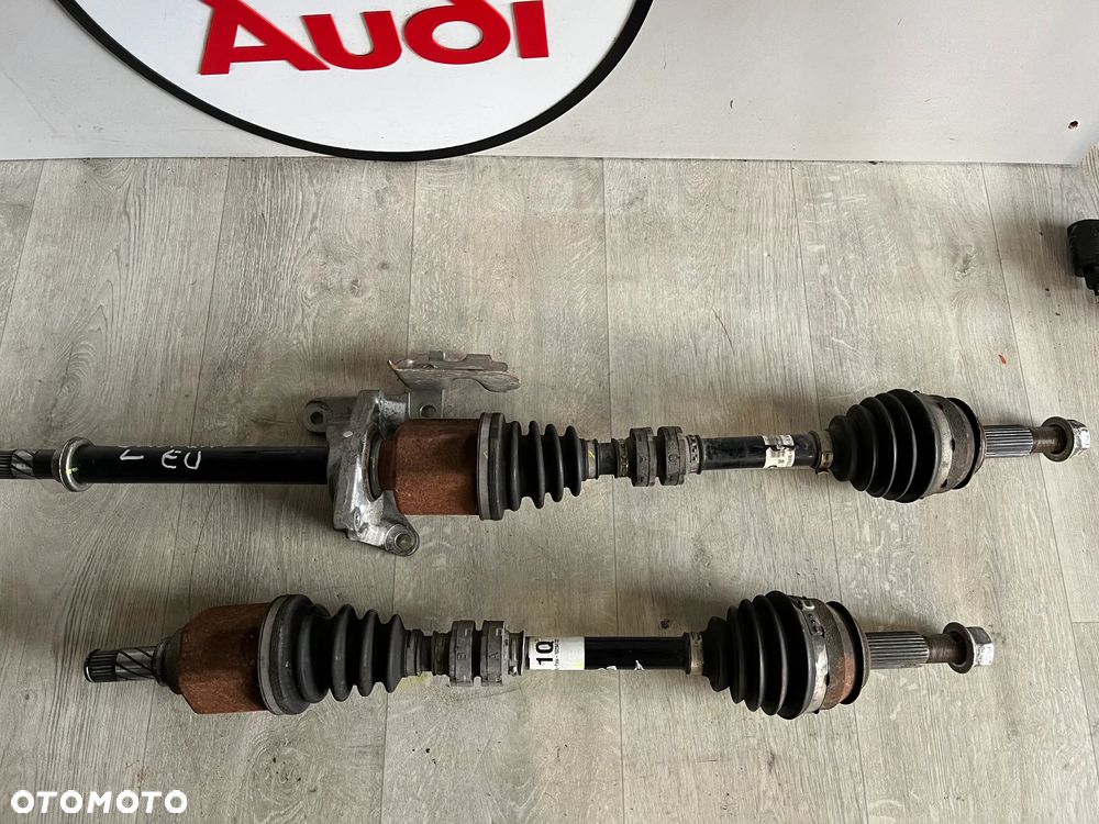 PÓŁOŚ NISSAN QASHQAI II 1.2 DIG T 10284732 LEWA 10284727 PRAWA - 1