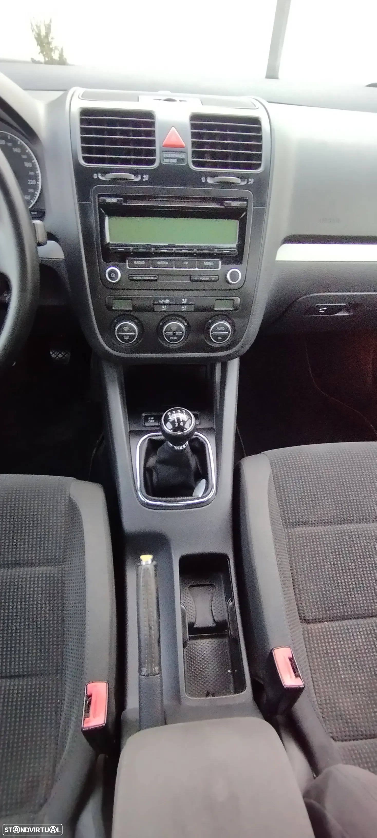 VW Jetta 1.9 TDi BlueM. Confortline - 21