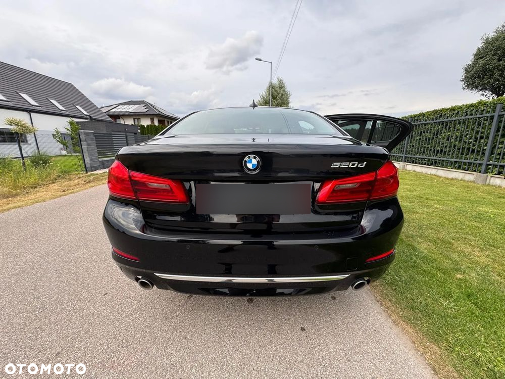 BMW Seria 5 520d Luxury Line - 13