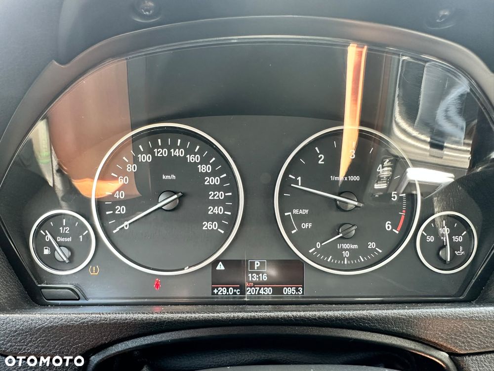 BMW Seria 3 320d Luxury Line - 29