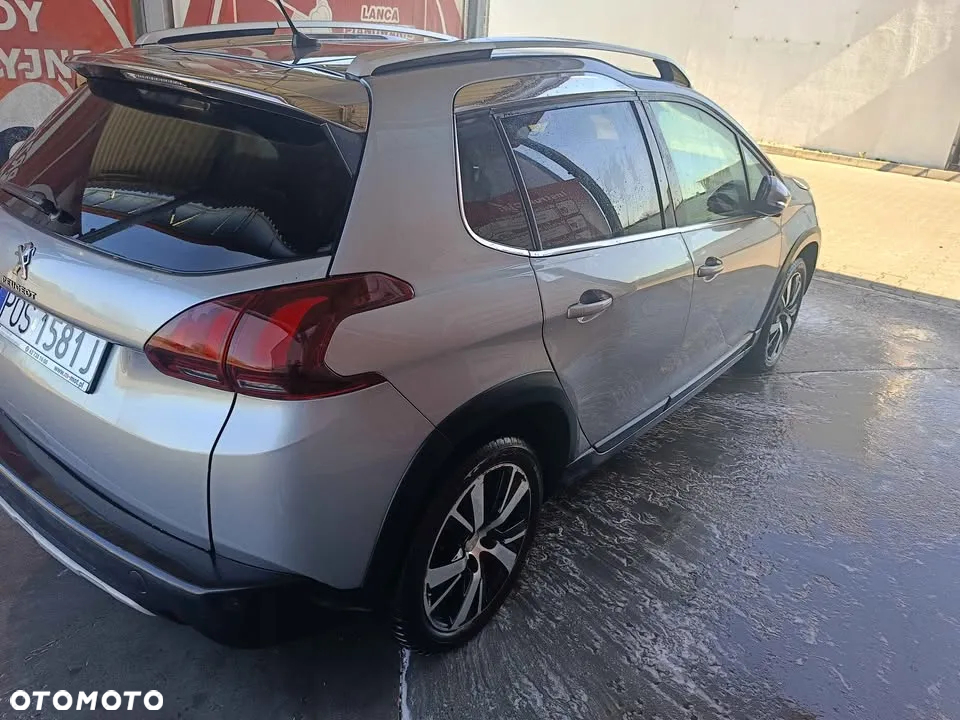 Peugeot 2008 1.2 Pure Tech GPF Allure S&S EAT6 - 8