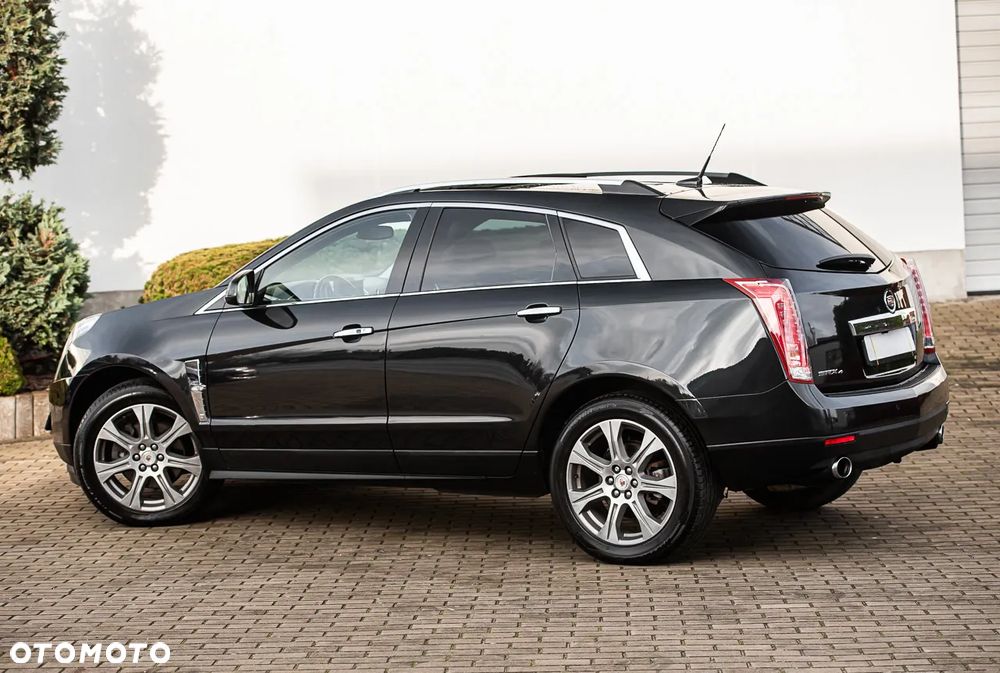 Cadillac SRX - 10