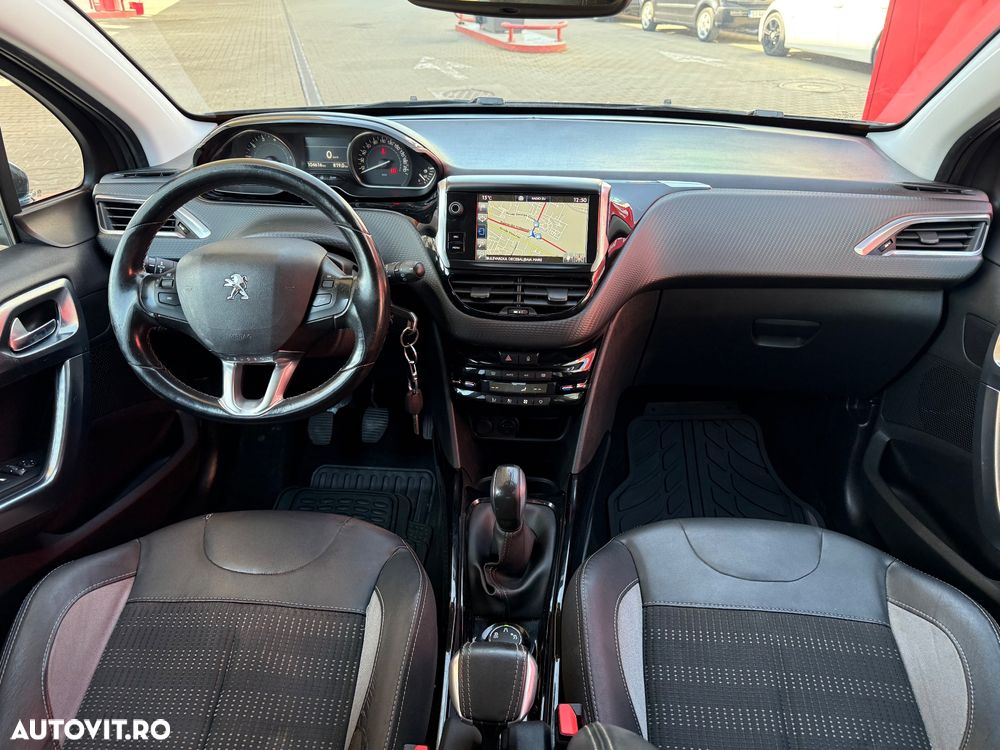 Peugeot 2008 PureTech 110 Stop&Start Style - 6