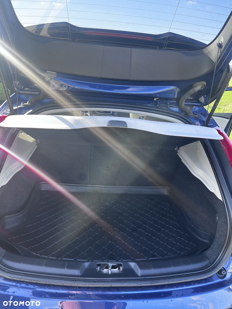 Volvo V40 T5 Drive-E Ocean Race - 14