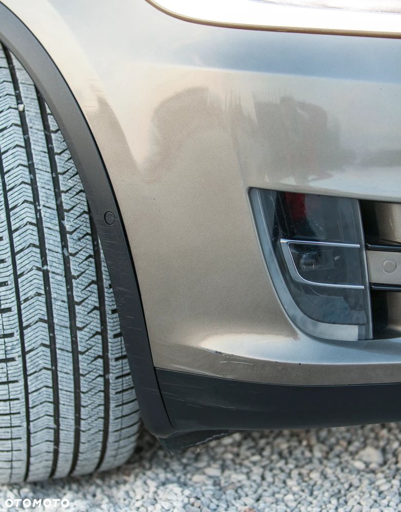 Tesla Model X 90 D - 16