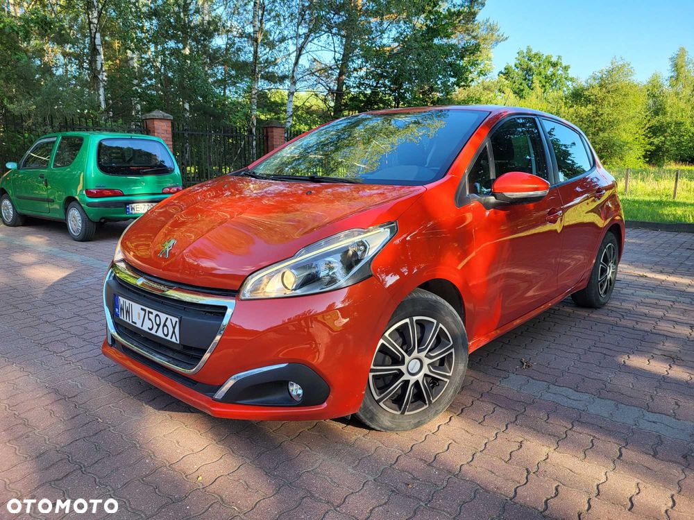 Peugeot 208 - 1