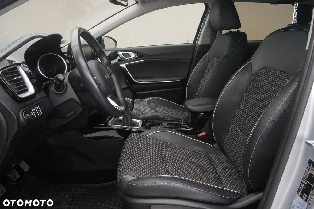 Kia Ceed 1.5 T-GDI L - 12