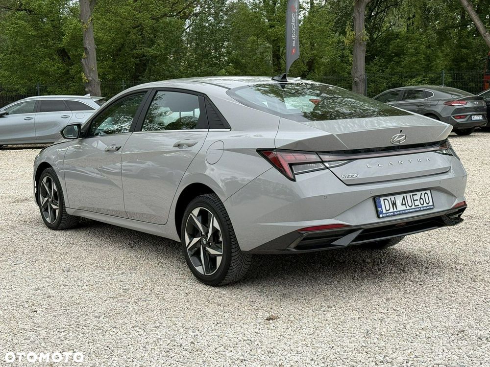 Hyundai Elantra 1.6 Smart CVT - 6