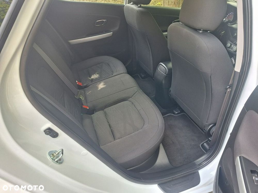 Kia Ceed - 15