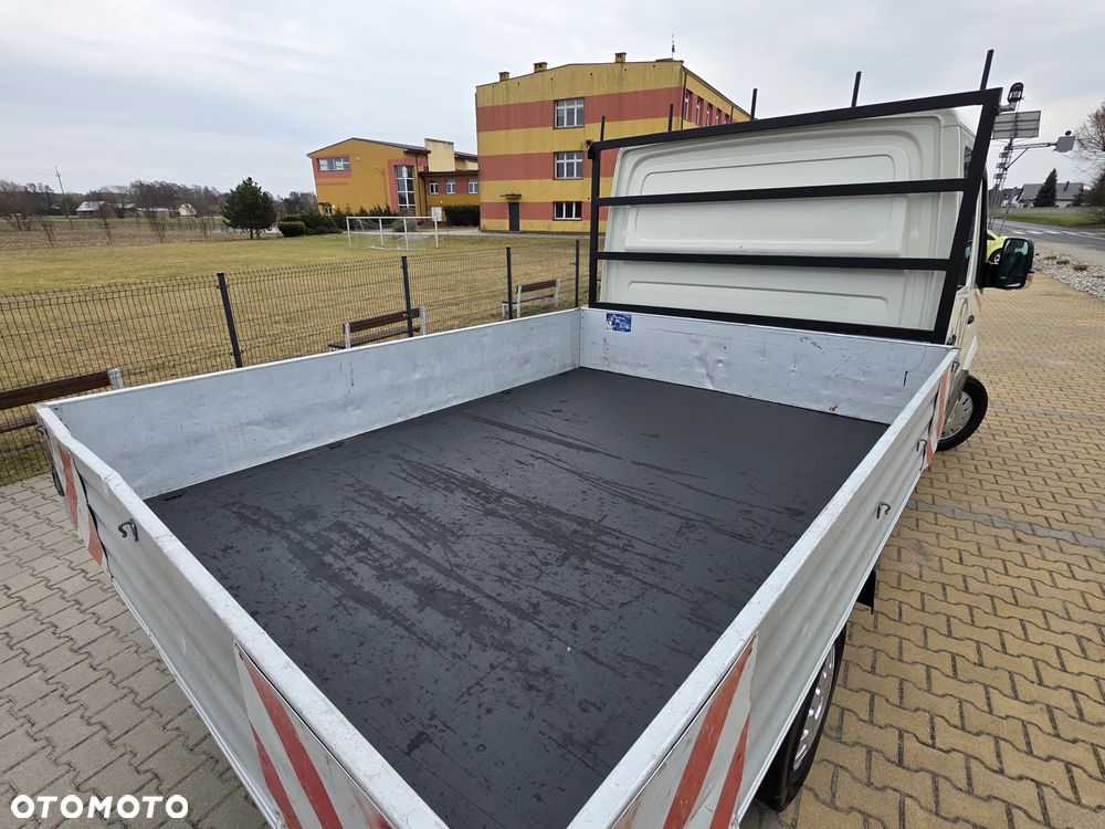 Volkswagen Crafter - 13