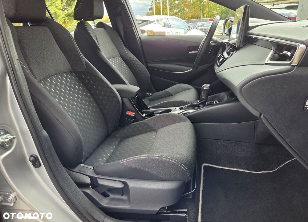 Toyota Corolla 2.0 Hybrid Comfort - 32