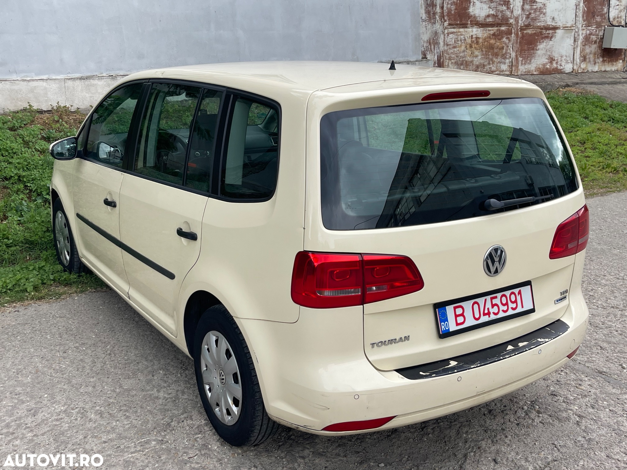 Volkswagen Touran 2.0 TDI DSG Comfortline - 2