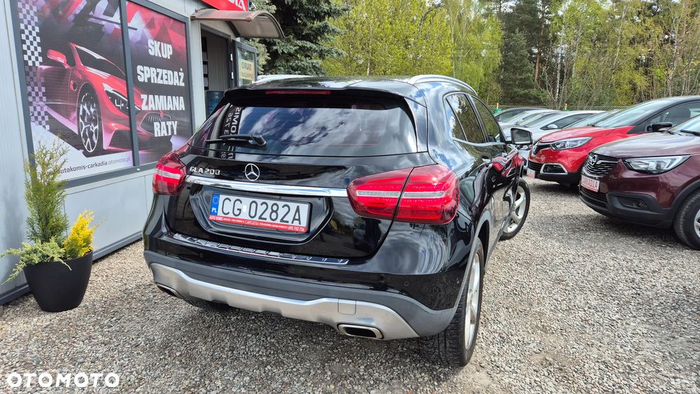 Mercedes-Benz GLA 200 7G-DCT AMG Line - 11