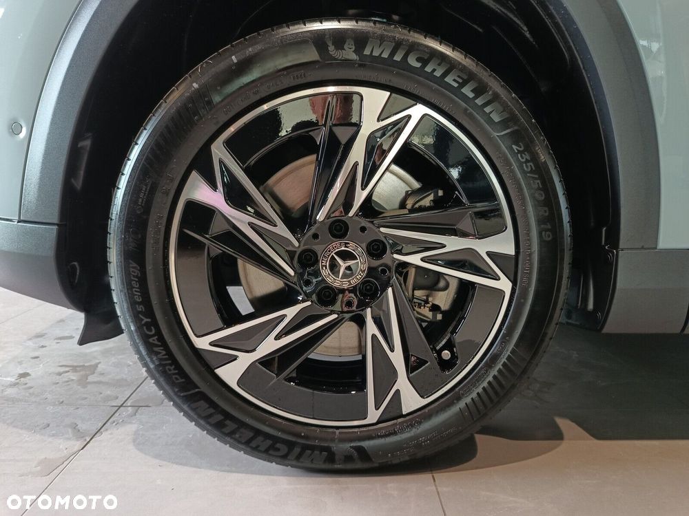 Mercedes-Benz GLB - 10