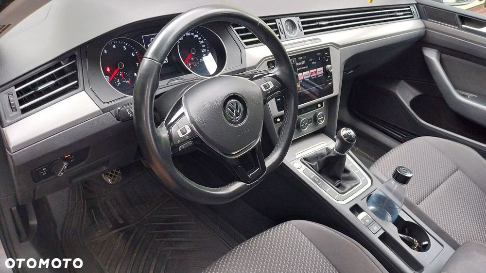 Volkswagen Passat - 7
