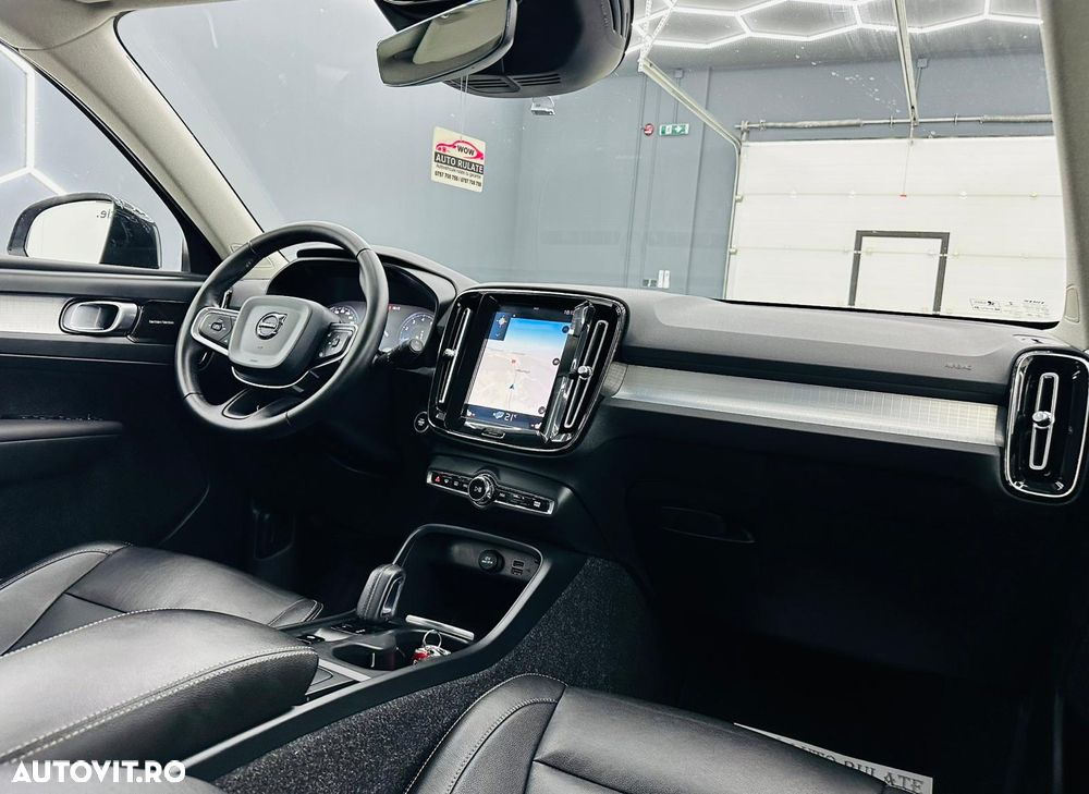 Volvo XC 40 T3 Geartronic Momentum Pro - 22