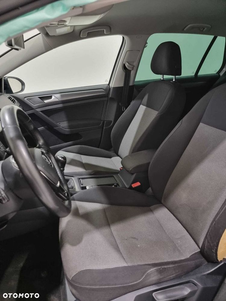 Volkswagen Golf - 13