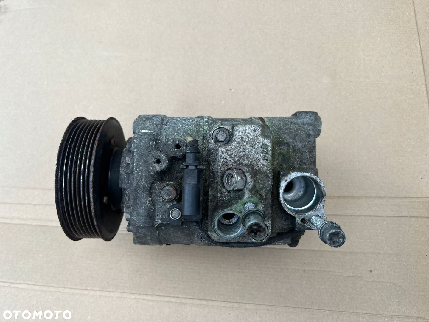 SPRĘŻARKA KOMPRESOR KLIMATYZACJI AUDI A8 D3 W12 6.0 BHT 4E0260805T - 4