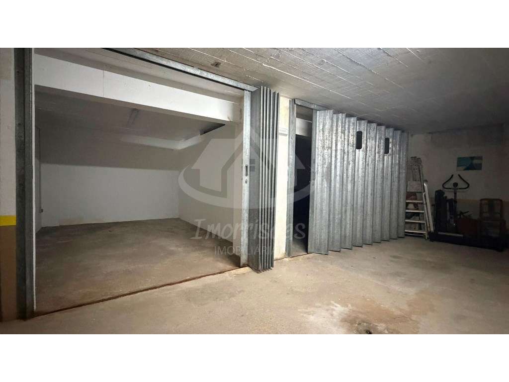 Garagem fechada / Box com 15m2 - Bom Sucesso, Alverca do Ribatejo - Grande imagem: 3/8