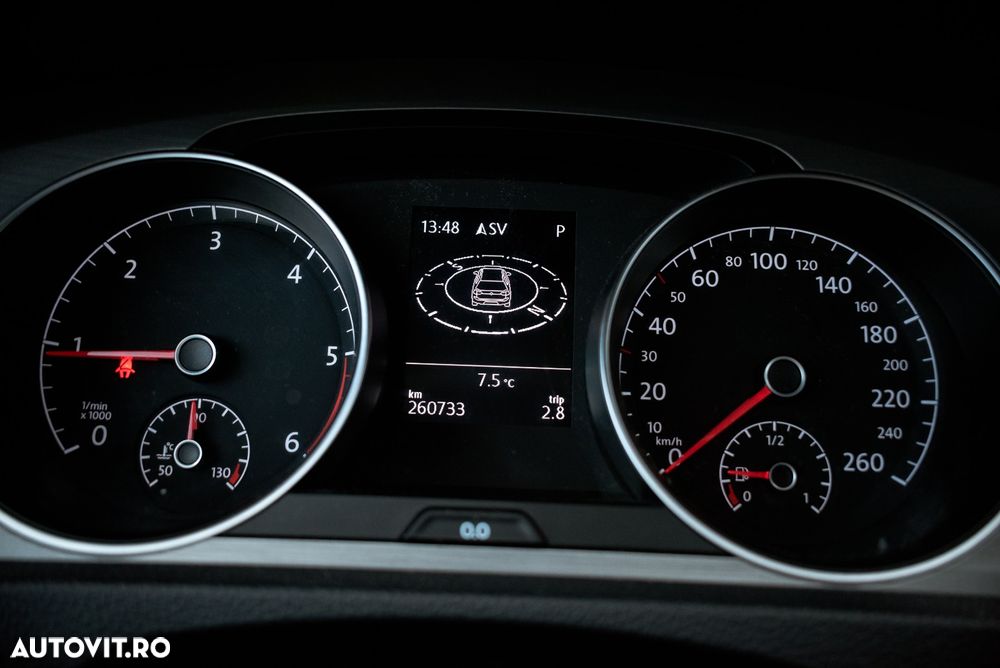 Volkswagen Golf 1.6 TDI BlueMotion Technology DSG Comfortline - 24