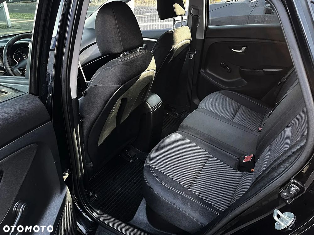 Hyundai i30 1.4 BlueDrive Classic + - 13