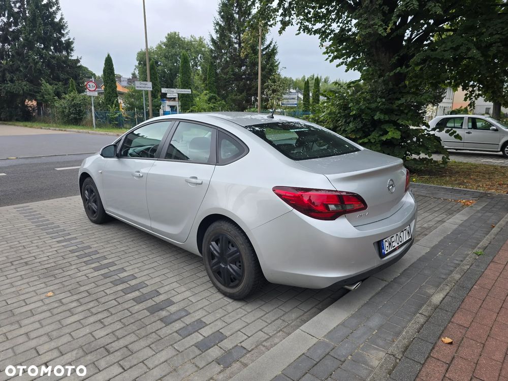 Opel Astra 1.4 T EU6 - 3
