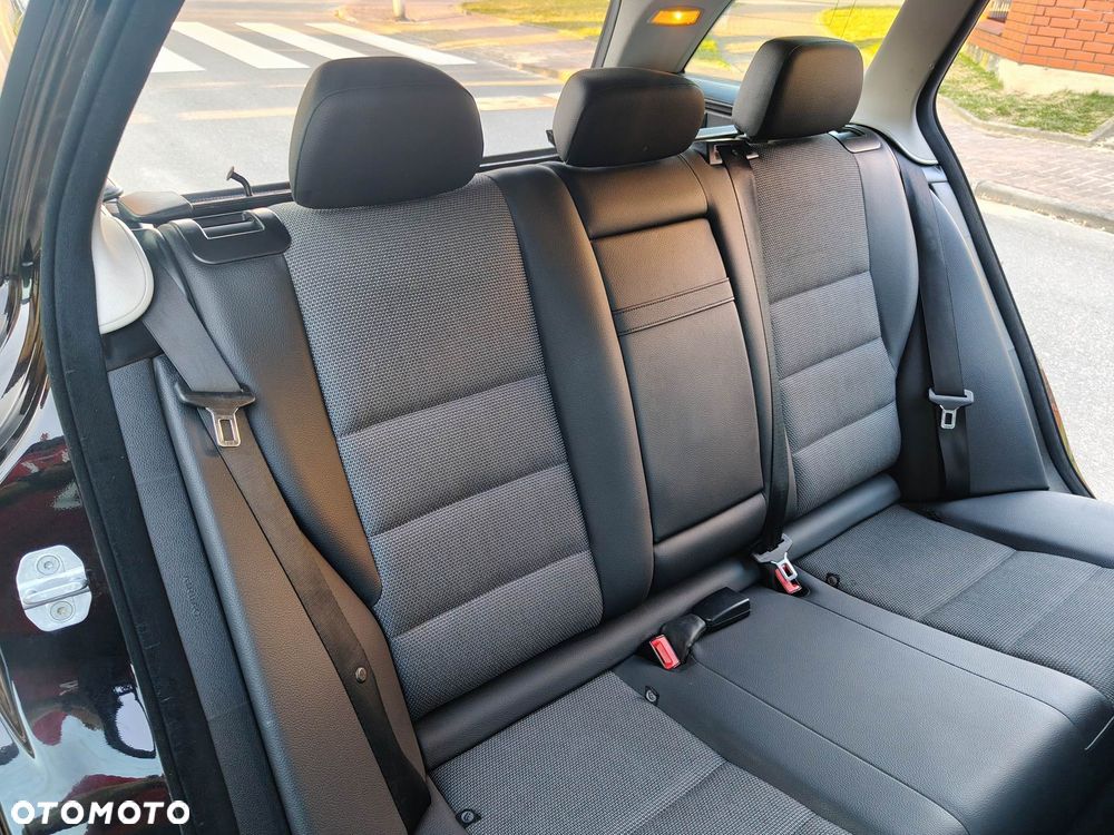 Mercedes-Benz Klasa C 220 CDI DPF Automatik BlueEFFICIENCY Avantgarde - 18