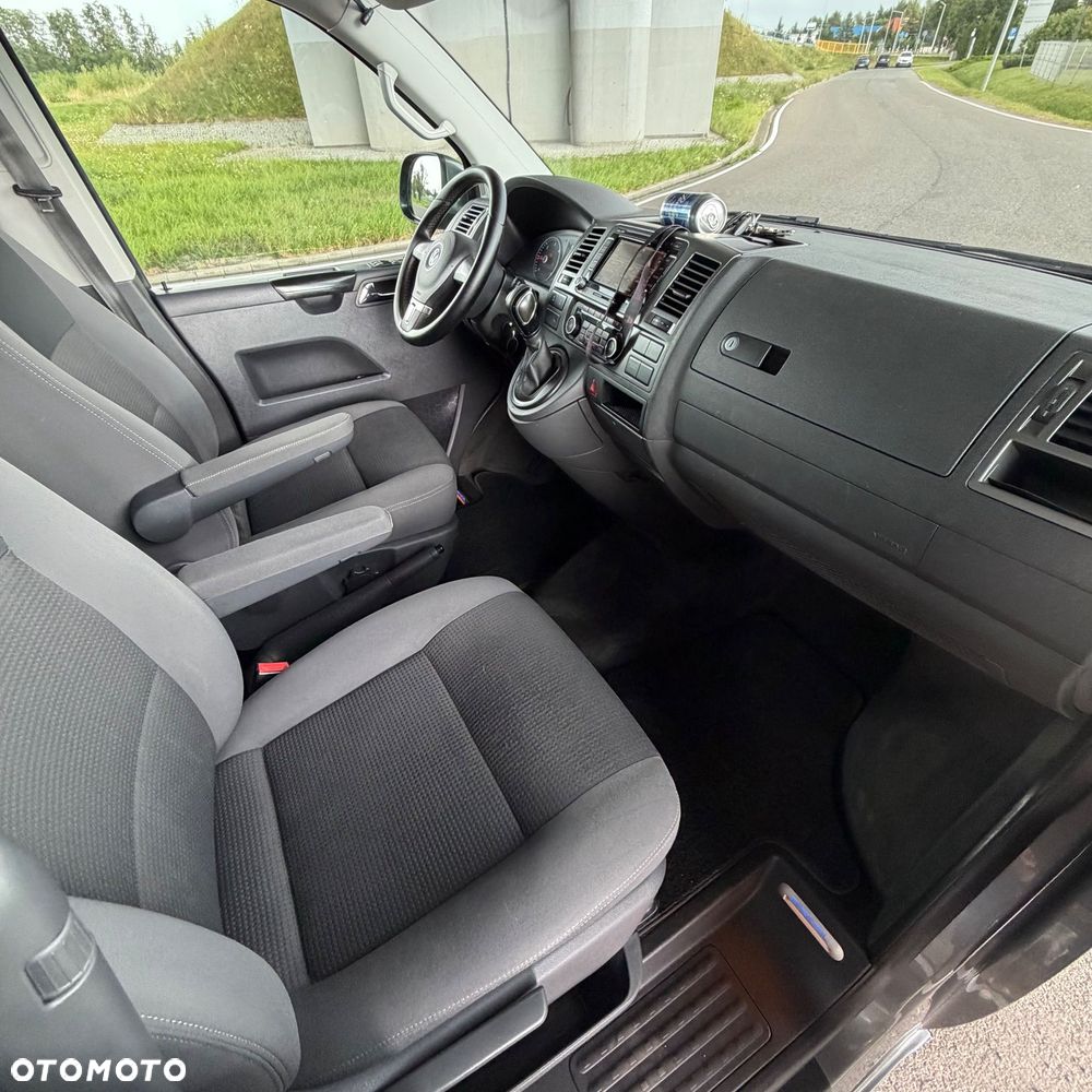 Volkswagen Multivan - 19