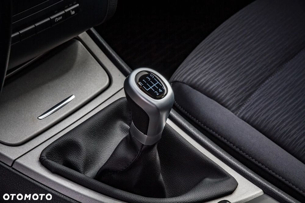 BMW Seria 1 116i - 26