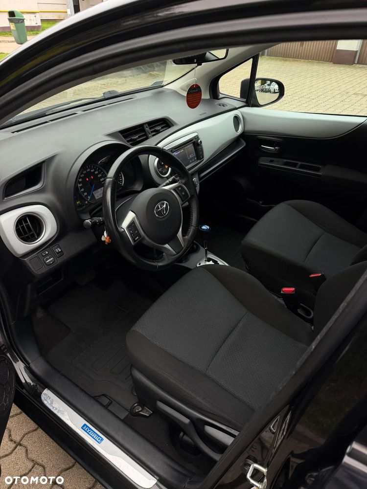 Toyota Yaris 2013 photo 3