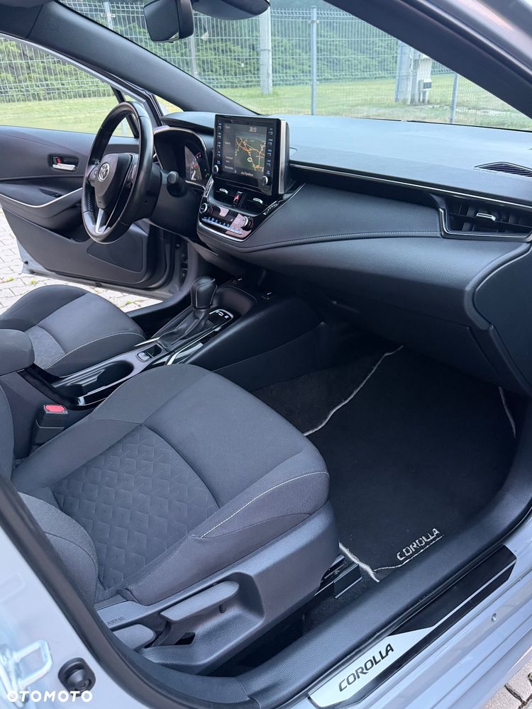 Toyota Corolla - 12