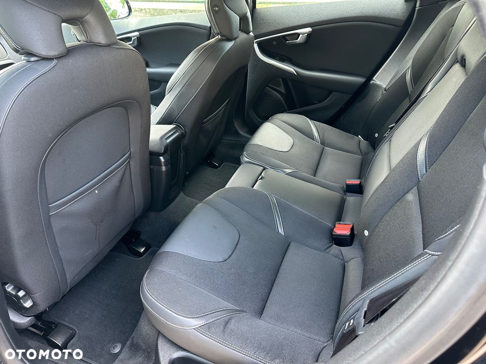Volvo V40 D2 Momentum - 9