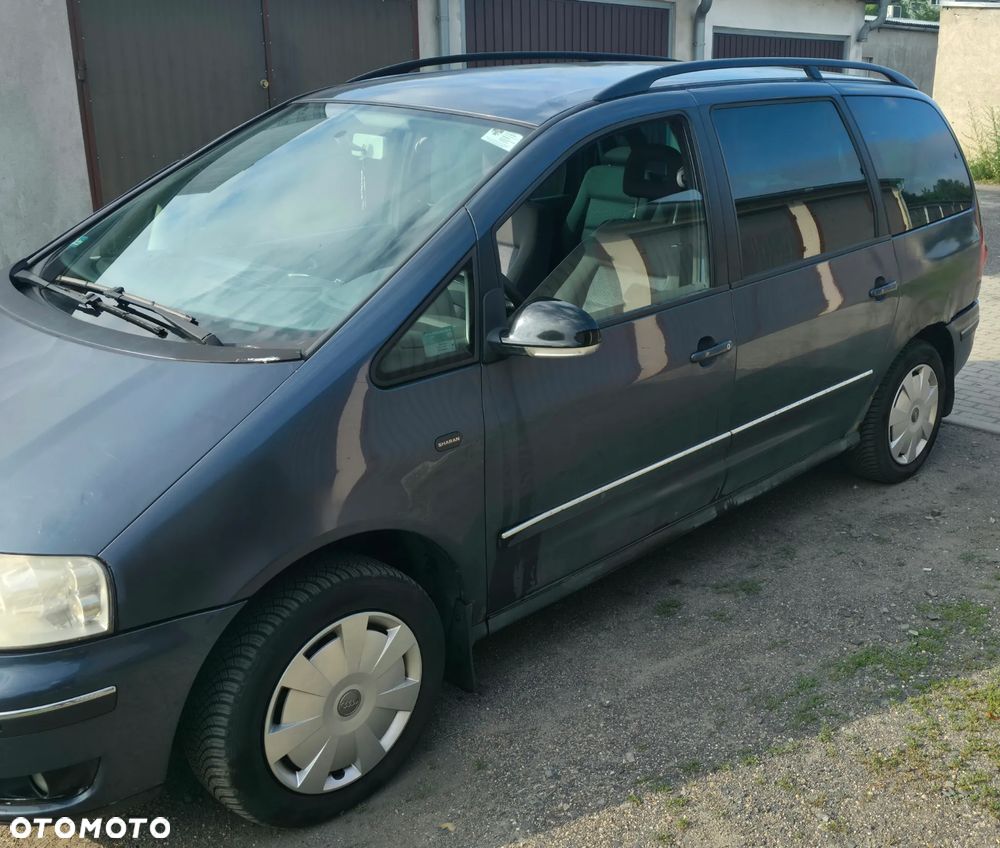 Volkswagen Sharan 1.9 TDI Highline 4Mot - 1