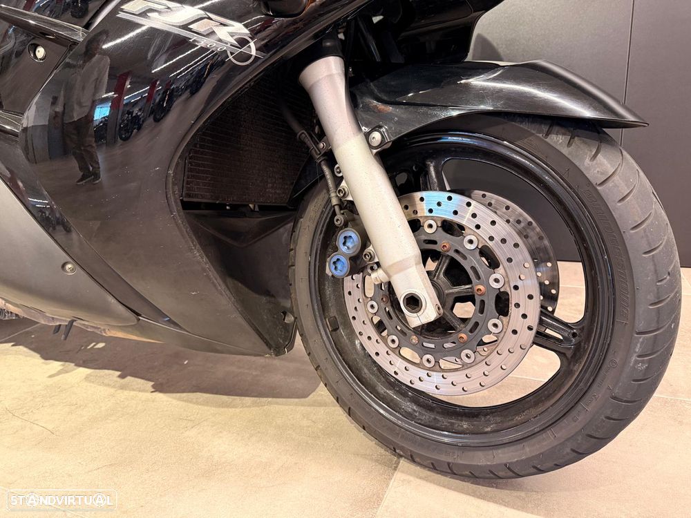 Yamaha FJR - 2