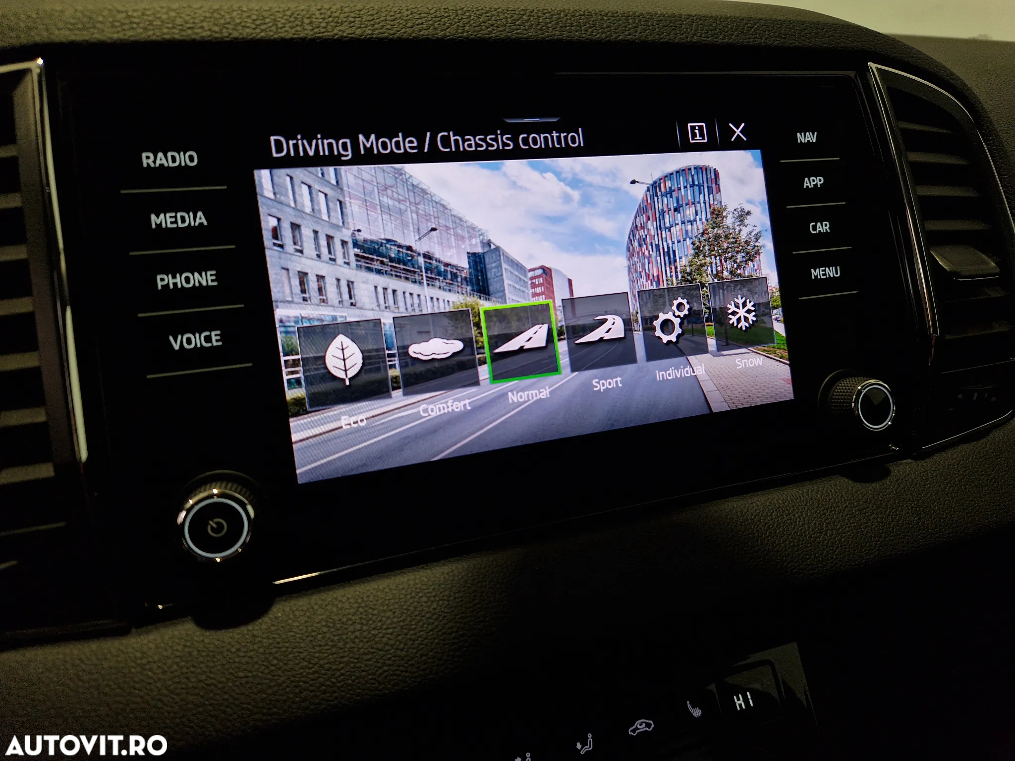 Skoda Karoq 2.0 TDI 4X4 DSG Style - 24