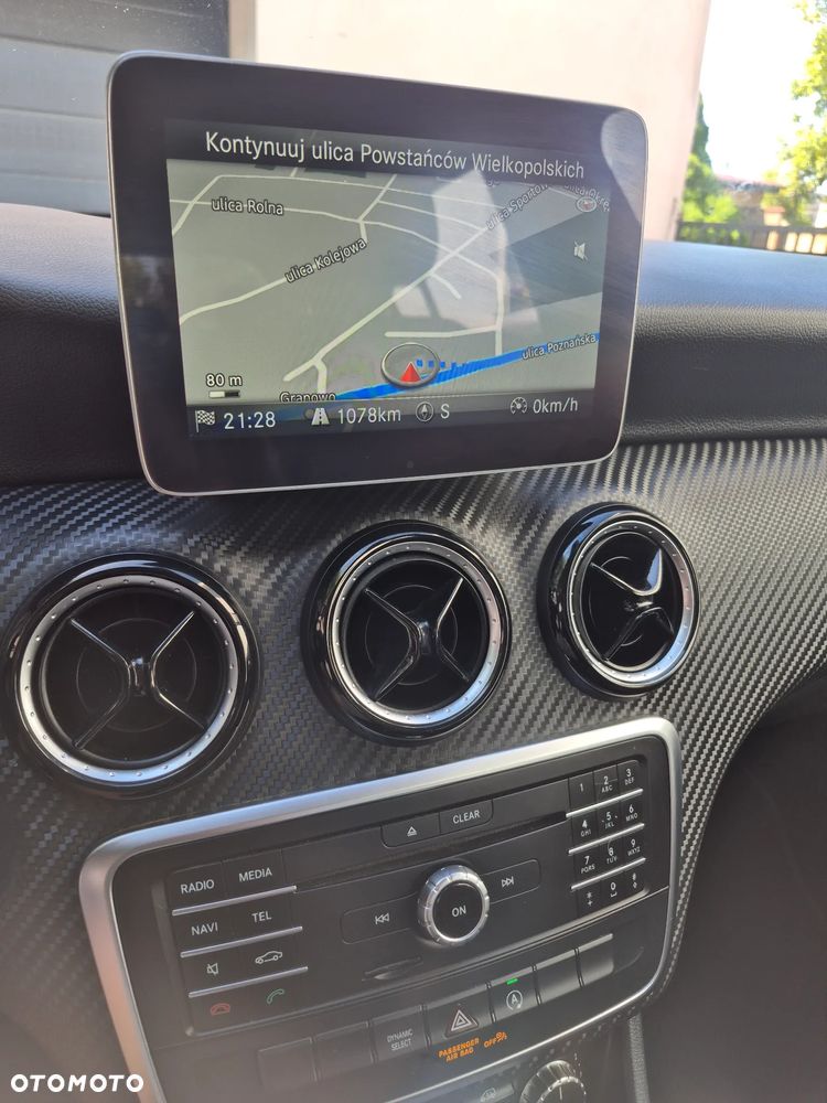 Mercedes-Benz GLA 180 Style - 24