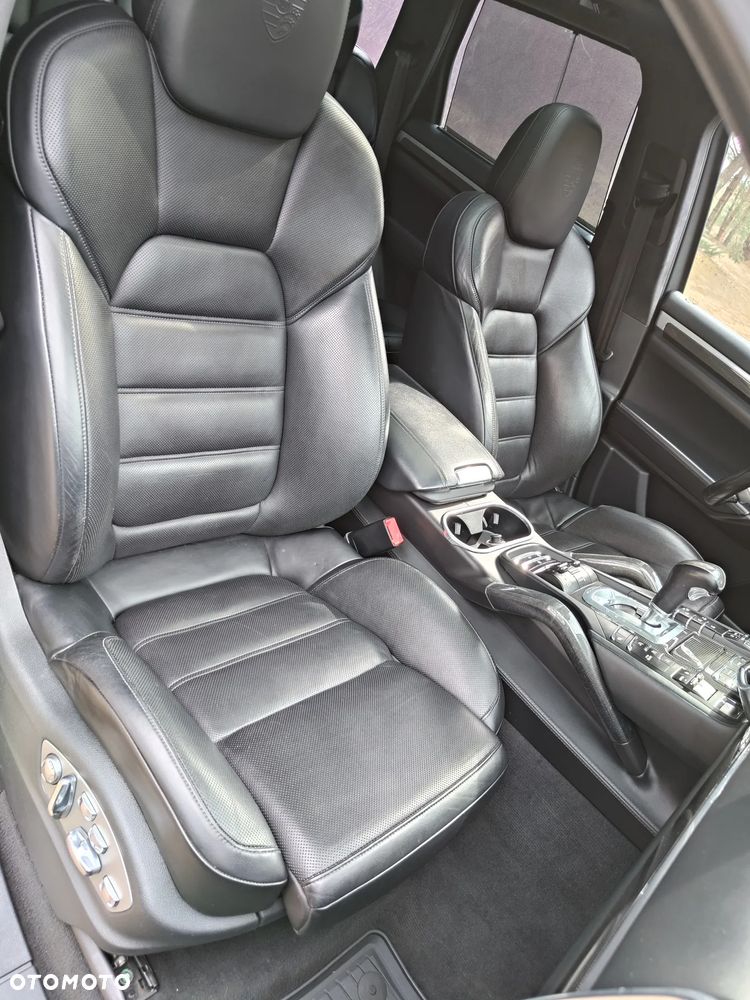 Porsche Cayenne Turbo Tiptronic S - 26