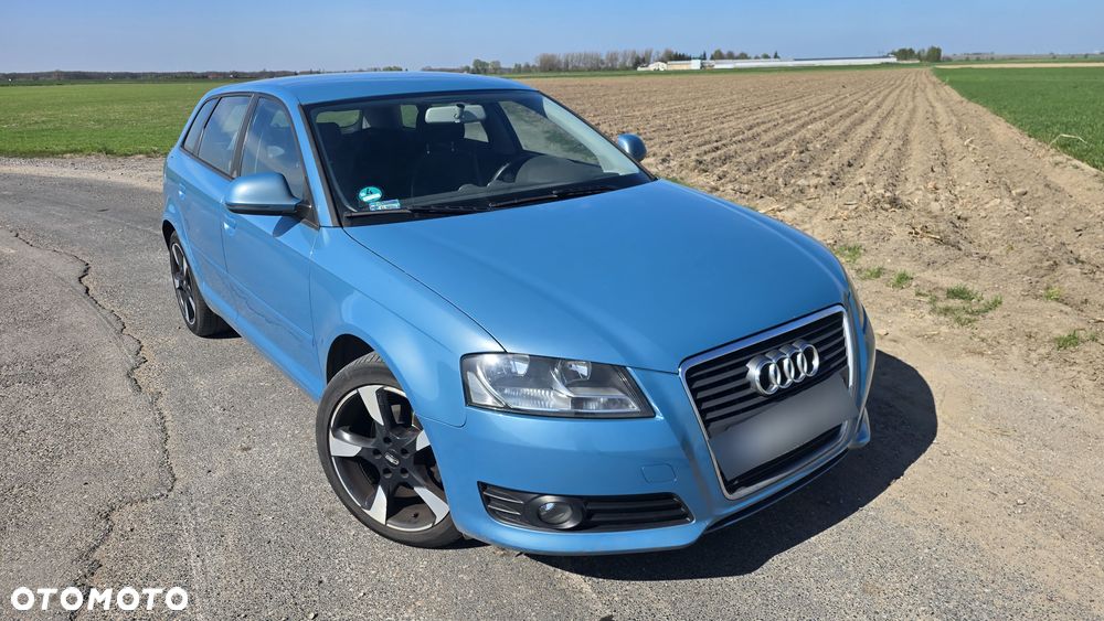 Audi A3 Sportback - 1